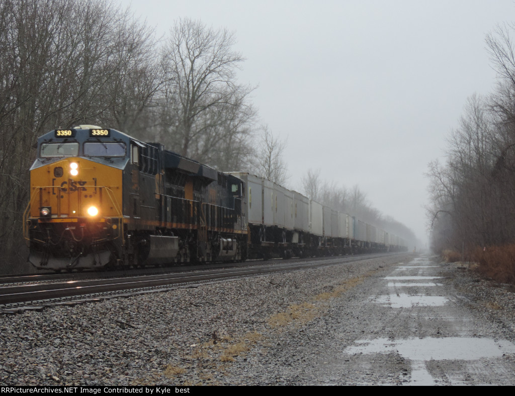 CSX 3350 on I002